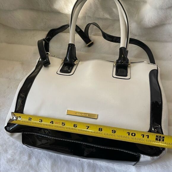 Anne Klein large black and white color block Satchel with gold tone hardwares. - Picture 11 of 15
